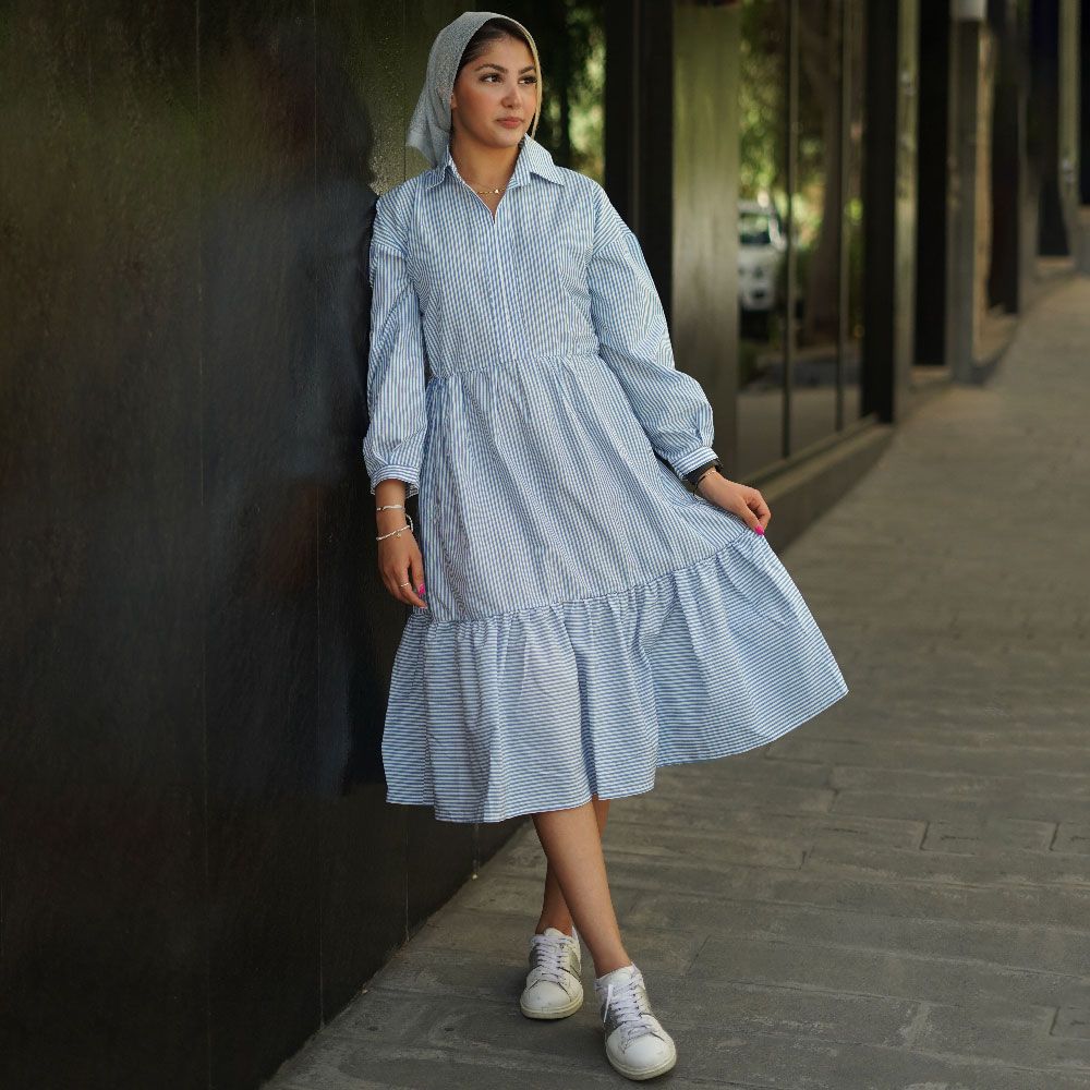خرید اینترنتی قیمت پیراهن زنانه راه‌راه آبی با طراحی چین‌دار – ترند ۲۰۲۵