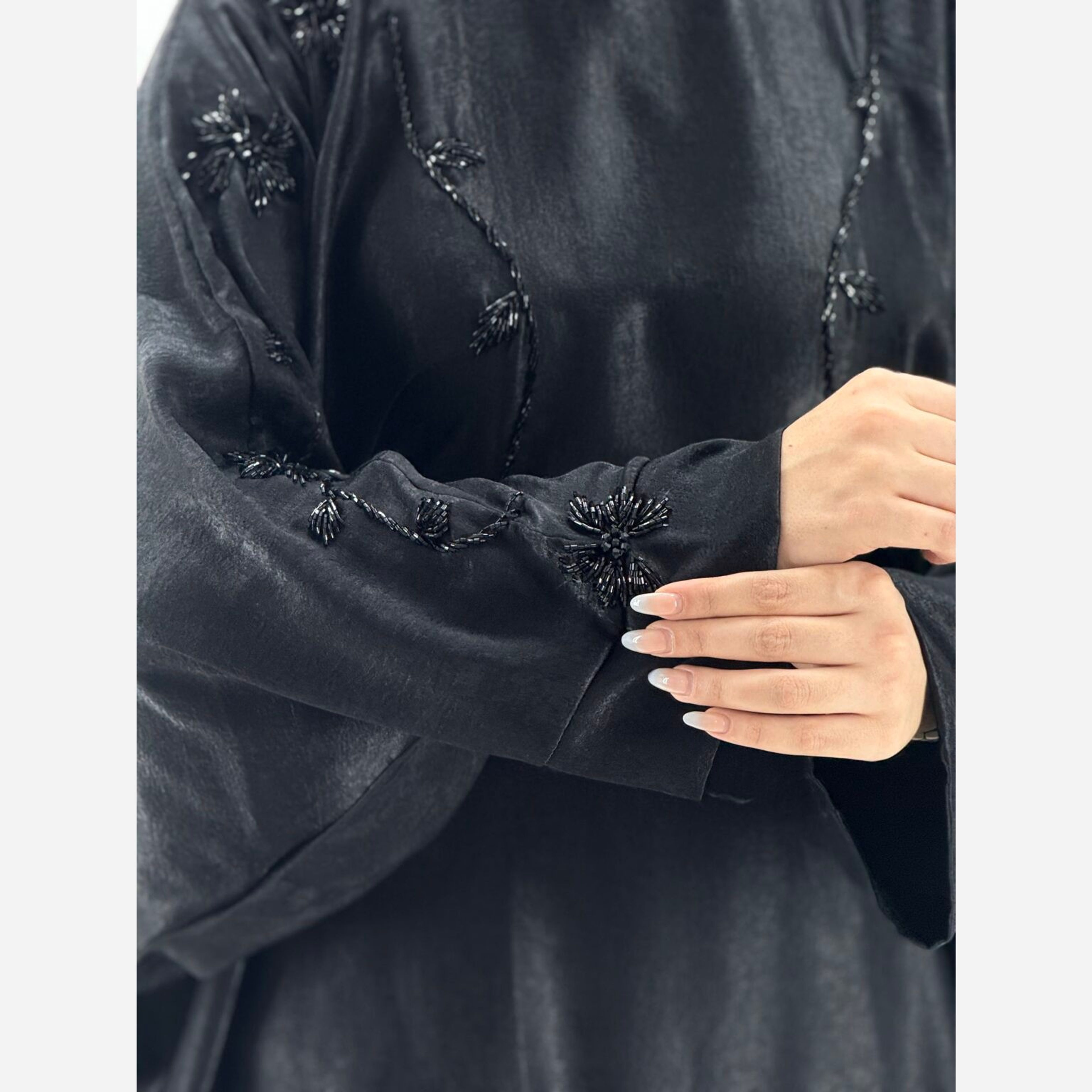 مشخصات مانتوعباجواهردوزی کوپرا