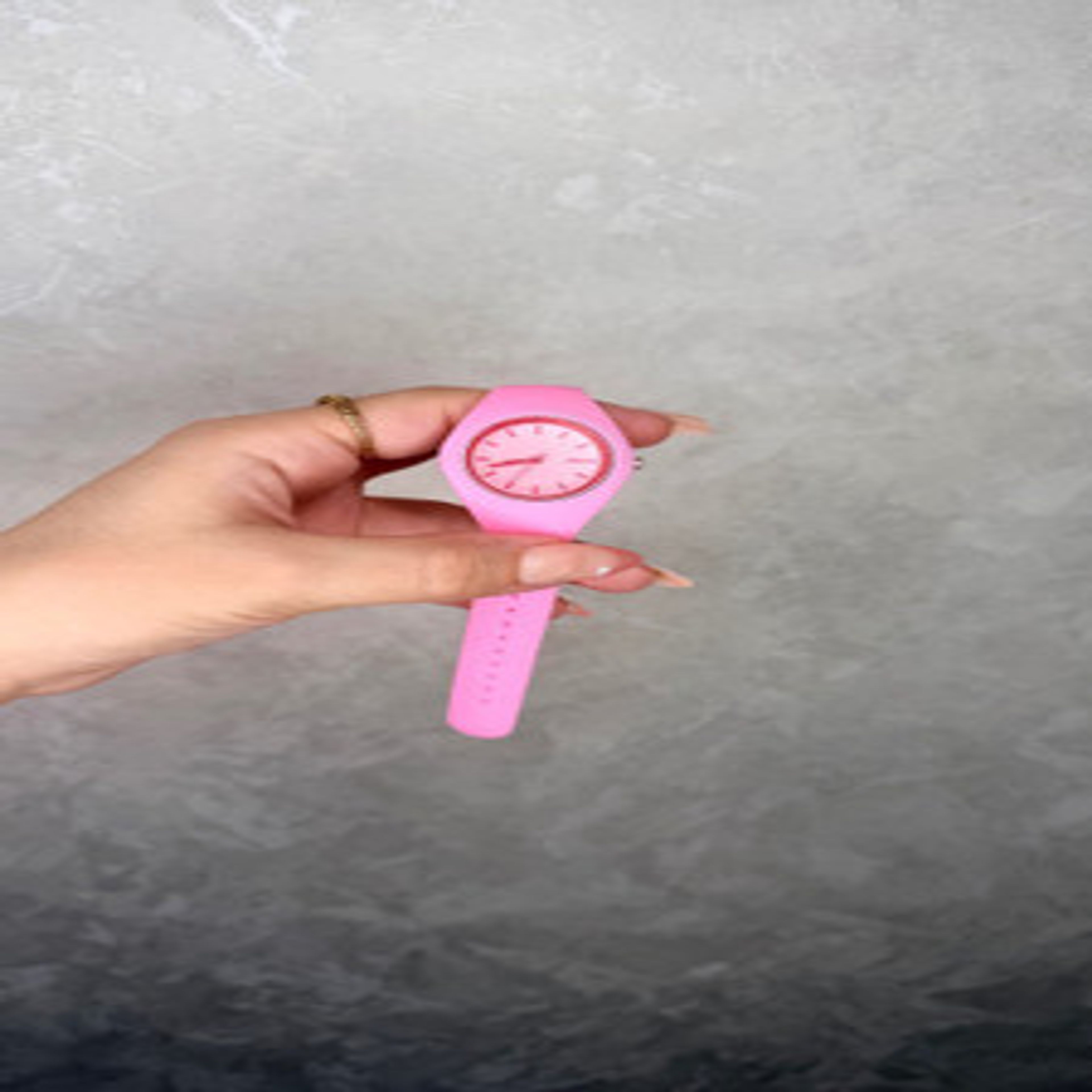 قیمت ساعت زنانه آنّا Pink – مناسب استایلهای اسپرت و کژوال