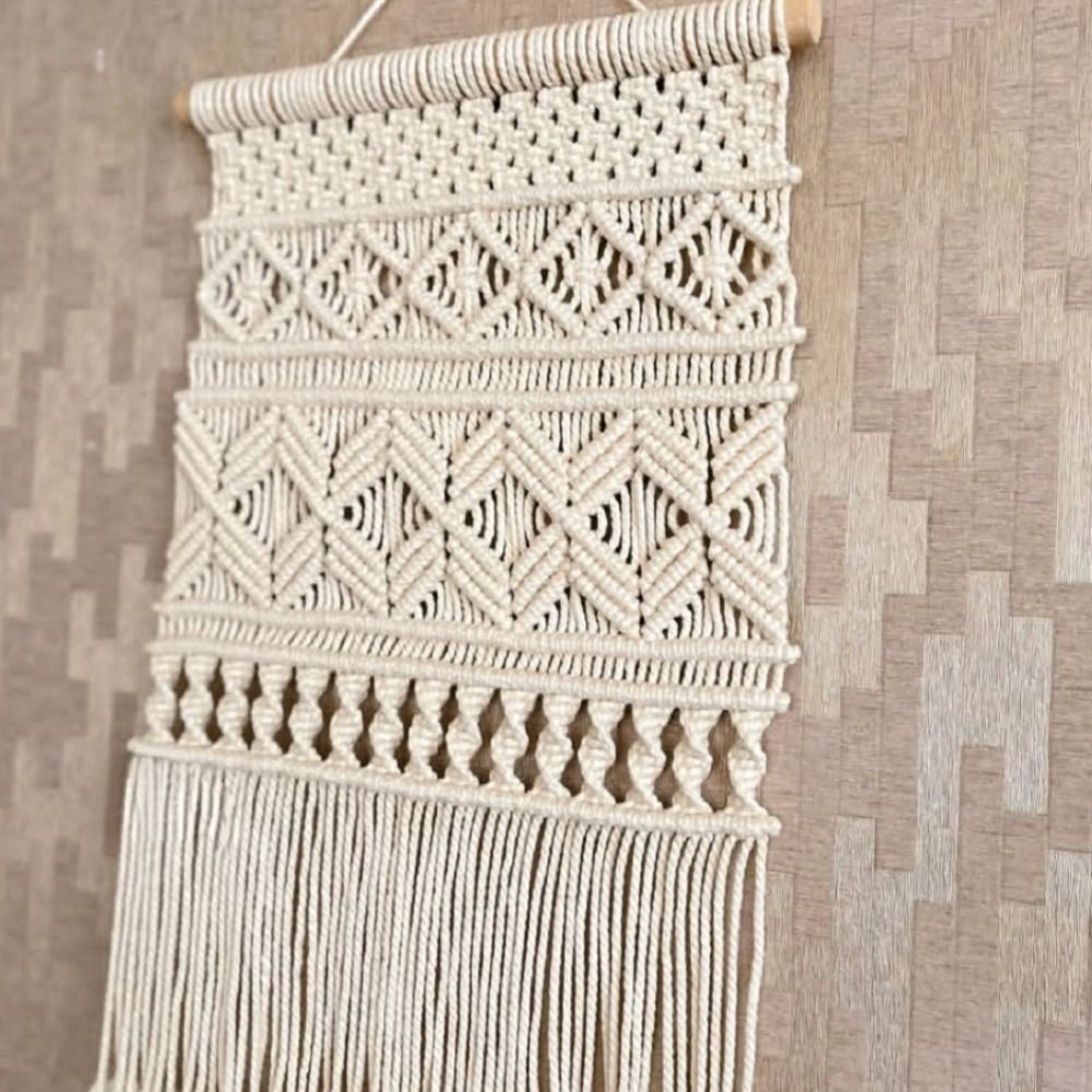 مشخصات تابلوآویز مکرومه طرح چشم نواز