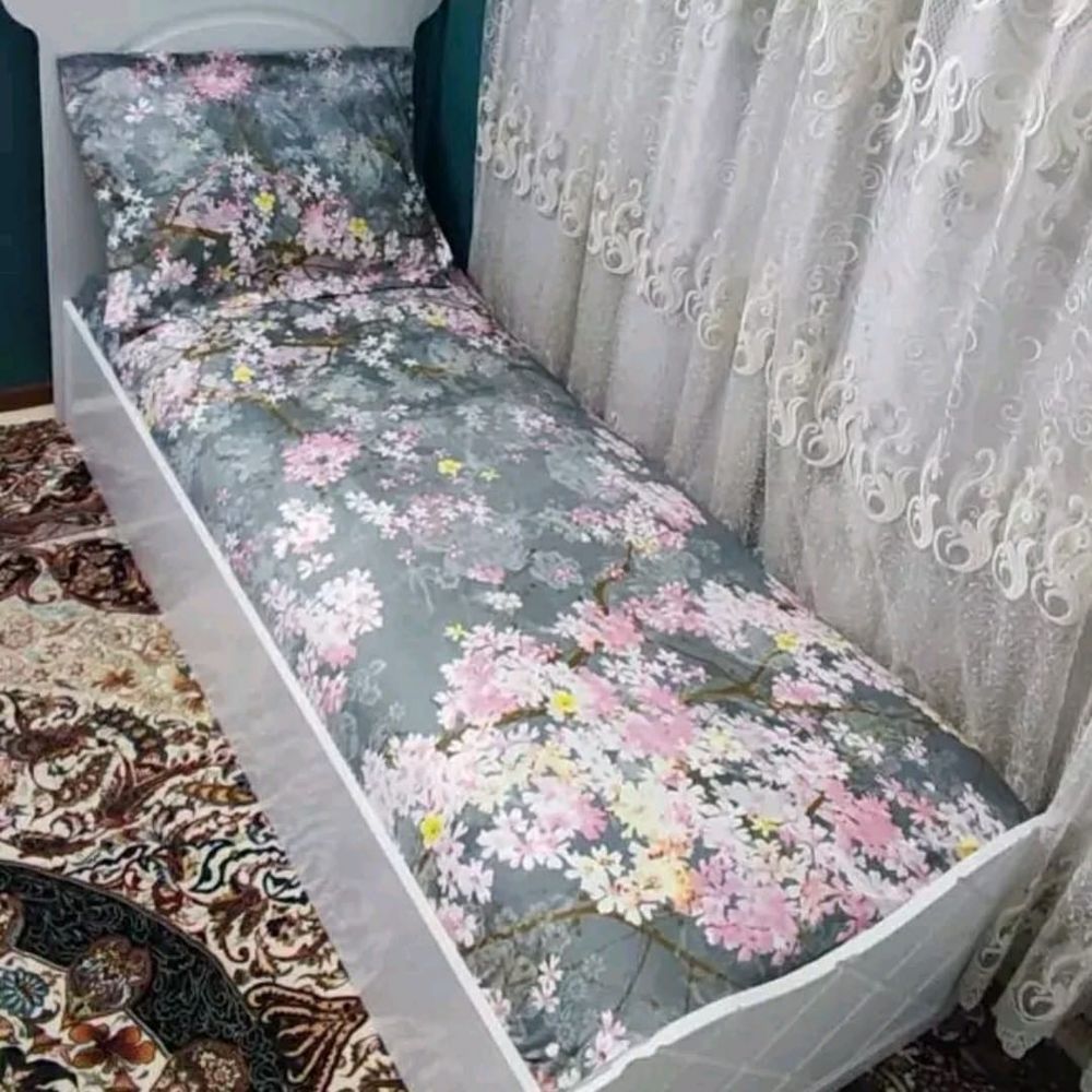 خرید اینترنتی قیمت کاور تخت کش دوزی شده طرح شکوفه های ریز برند خوشنام هگمتان