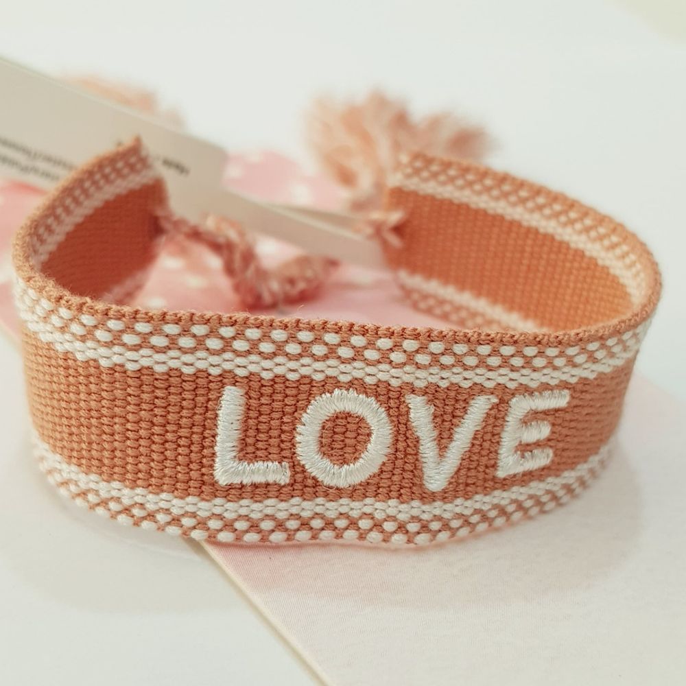 فروش اینترنتی دستبند بافت پارچه ای Love فری سایز قابل تنظیم کد 004