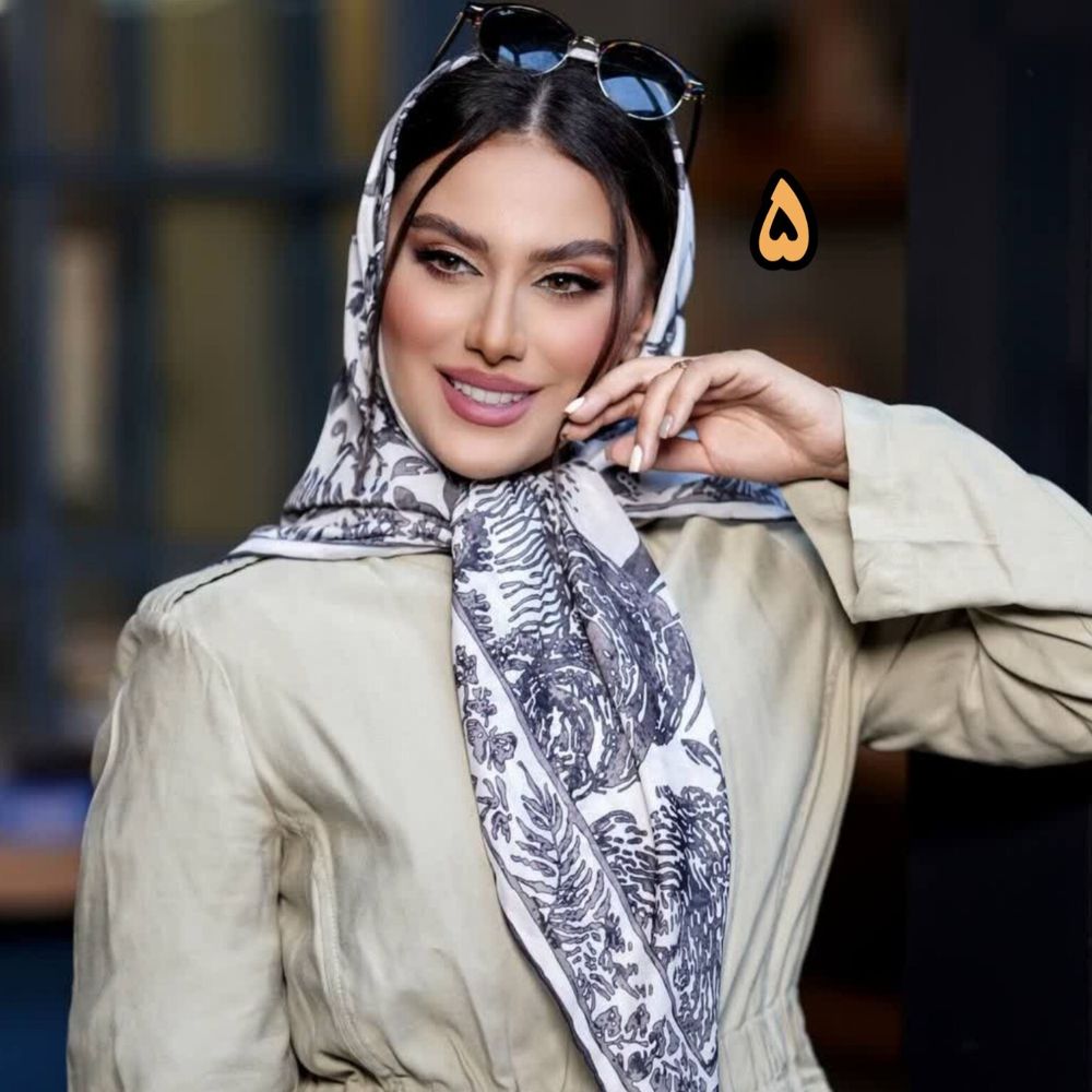 مشخصات روسری مجلسی حریر ایتالیایی